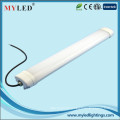 Waterproof Liner Light 18w 600mm CE RoHS approuvé LED Tri proof Batten Light